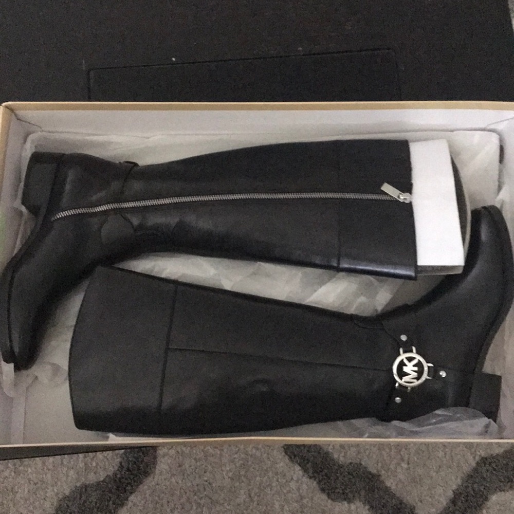 Michael kors size 6 black boots